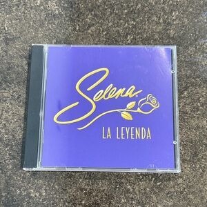 Limited Edition 2010 Selena La Leyenda CD